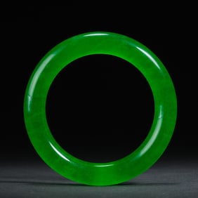 A piece of Qing Dynasty jade bracelet