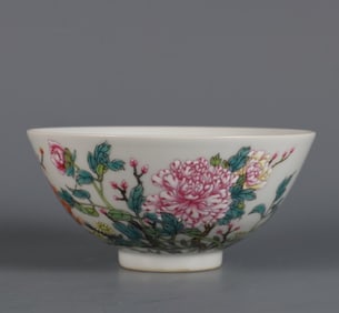 A piece of Qing Yongzheng year made pastel peony pattern bowl