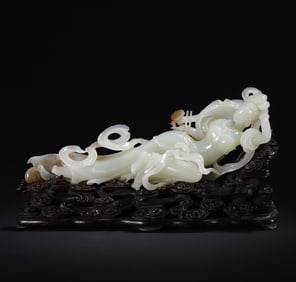 A piece of Hetian jade flying fairy ornaments