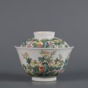 A piece of Qianlong in the Qing Dynasty pastel sunflower pattern bowl