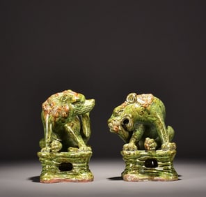 A piece of Song Dangyangyu kiln twisted tire green glaze Rui beast