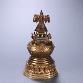 A piece of Qing bronze gilt relics stupa