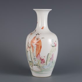 A piece of Qing Yongzheng New Year pastel three-star high light appreciation bottle