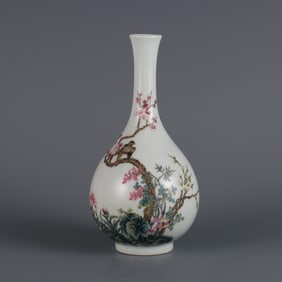 A piece of Qing Yongzheng year pastel flowers and birds inscription poem gall bottle