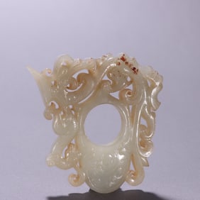 A piece of Han Hetian jade dragon chicken core wear