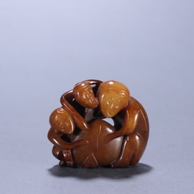 A piece of the Ming Dynasty Hetian jade spirit monkey dedicated to life