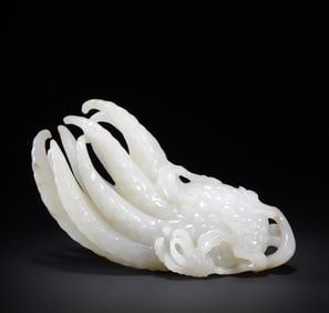 A piece of Hetian jade Buddha hand ornaments