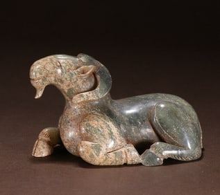 A piece of ancient jade sheep ornaments