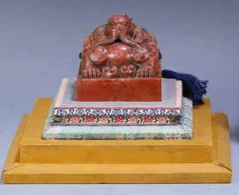 A piece of Qing dragon button Shoushan stone seal