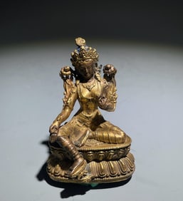 A piece of Qing Dynasty bronze gilt Buddha
