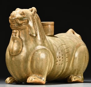 A piece of Western Jin Dynasty Yue Yao green glaze to ward off evil water bowls