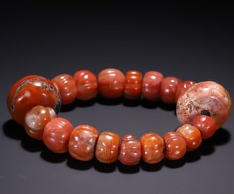 A piece of Tibetan Lao Baoshan material Nanhong bracelet