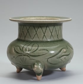 One piece of Yue kiln three-legged furnace