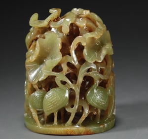 One piece of Hetian topaz all the way to the top of the furnace