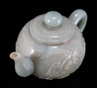 A piece of Qing Dynasty jade pot