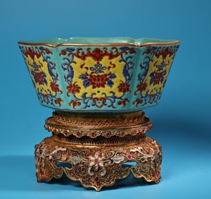 One piece of hand-painted enamel pastel porcelain bowl