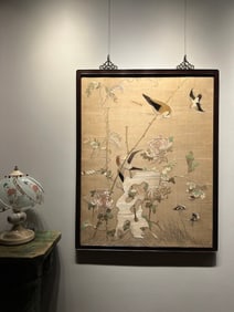 A piece of Cantonese embroidery of flowers and birds from the Qing Dynasty