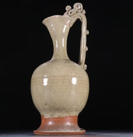 A piece of Sui green glazed holding pot