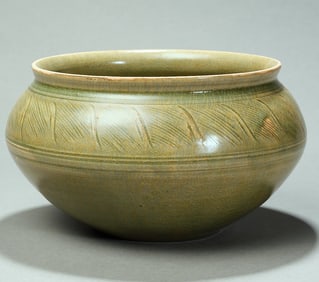 A piece of Song Dynasty Yue kiln jar