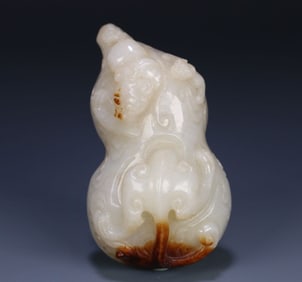 A piece of Hetian jade dragon pattern gourd seal