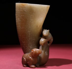 One piece full of jade horn cups