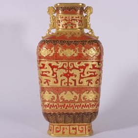 A piece of Qinglonggan alum red carved gold amphora