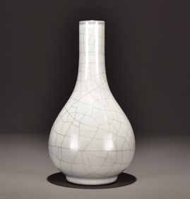 A piece of Song Guan kiln moon white glazed gall bottle