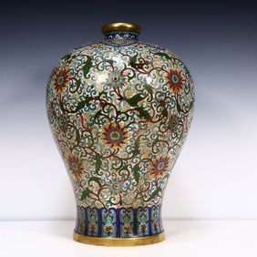 A piece of Qing Dynasty cloisonné entangled lotus plum vase