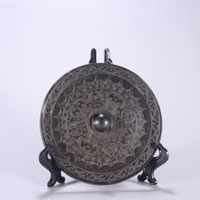 A piece of Han pattern bronze mirror