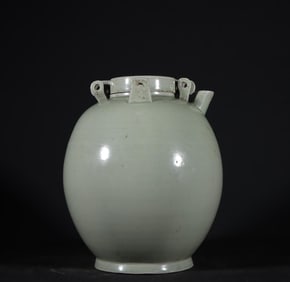 A piece of Tang Dynasty Yue kiln secret color celadon pot