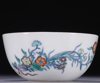 A bucket color floral pattern mound tea bowl