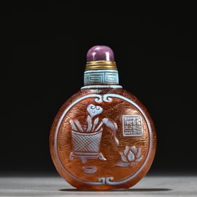 One piece of hand-carved glass snuff bottle