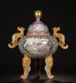 A piece of the Yongzheng year of the Qing Dynasty enamel color depiction gold entwined branch lotus
