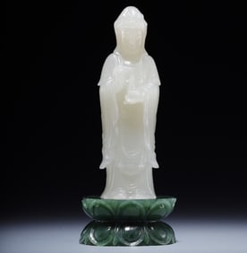 A standing statue of Hetian Jade Guanyin