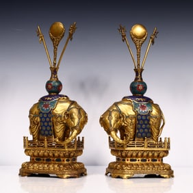 A Qing Dynasty cloisonné Taiping has a pair of elephants