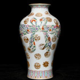 A piece of Qing Qianlong gold color ball flower pastel flower ribbon bottle