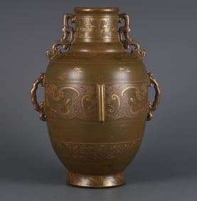A piece of Qianlong year of the Qing Dynasty tea glaze depiction gold and silver cuo gluttonous