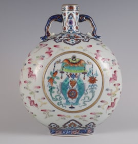 A piece of Qing Qianlong year blue and white plus pastel window opening auspicious celebration more