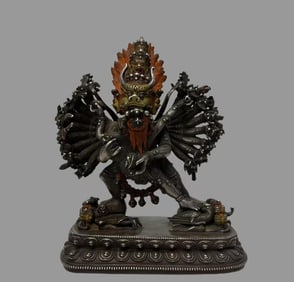 One piece of sterling silver Grand Widder Vajra