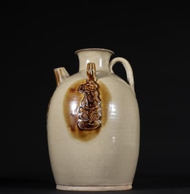 A Song Dynasty Changsha copper official kiln figure pot