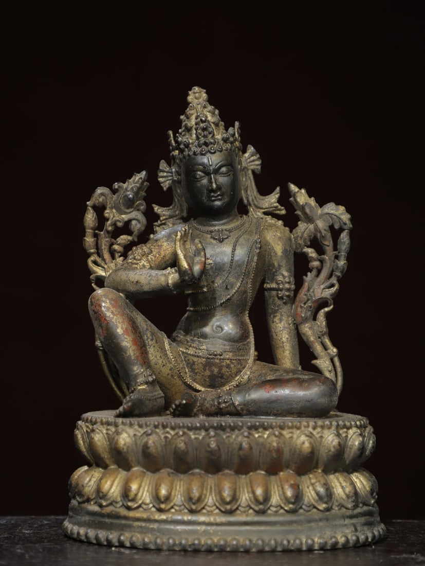 A piece of copper rubbing gold green Tara: Copper, topography, green Tara Size: H:25cm W:18cm T:14cm W:2.91kg (The Dimensions Of All Batches Are Manually Measured.If You Need More Detailed Information, Please Contact Our Customer Service Befor