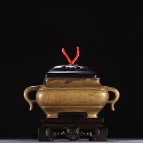 A Ming Xuande copper tire amphora aromatherapy stove