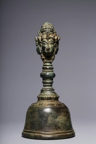 One piece catches the Vajra bell of the wow period