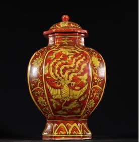 A pair of Ming Dynasty Jiajing yellow red dragon and phoenix pattern prismatic jars
