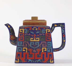 A piece of Qing Dynasty enamel colored purple clay pot