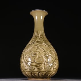 A piece of Qing Hetian jade inlaid with a hundred treasure wrenches