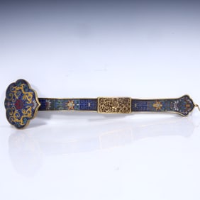 A piece of Qing Dynasty cloisonné Ruyi
