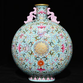 A piece of Qing Qianlong turquoise green pastel five blessings holding longevity eight treasures