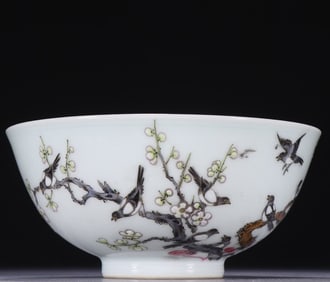 A piece of The Qing Dynasty pastel apricot forest spring swallow picture bowl