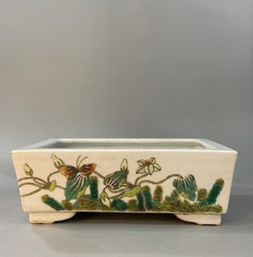 A piece of the Great Qing Dynasty Guangxu Year made pastel flower daffodil pot